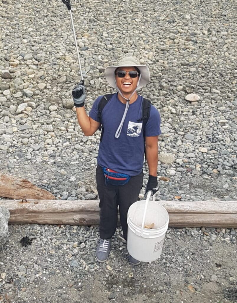 Vivreau Team leads a Shoreline Cleanup