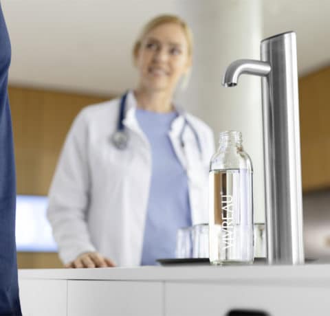 2021_BRITA_Extra_I-Shape_hospital_doctor_6-480×460